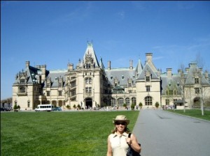 Susanita Golf Belles outside the Biltmore Estate